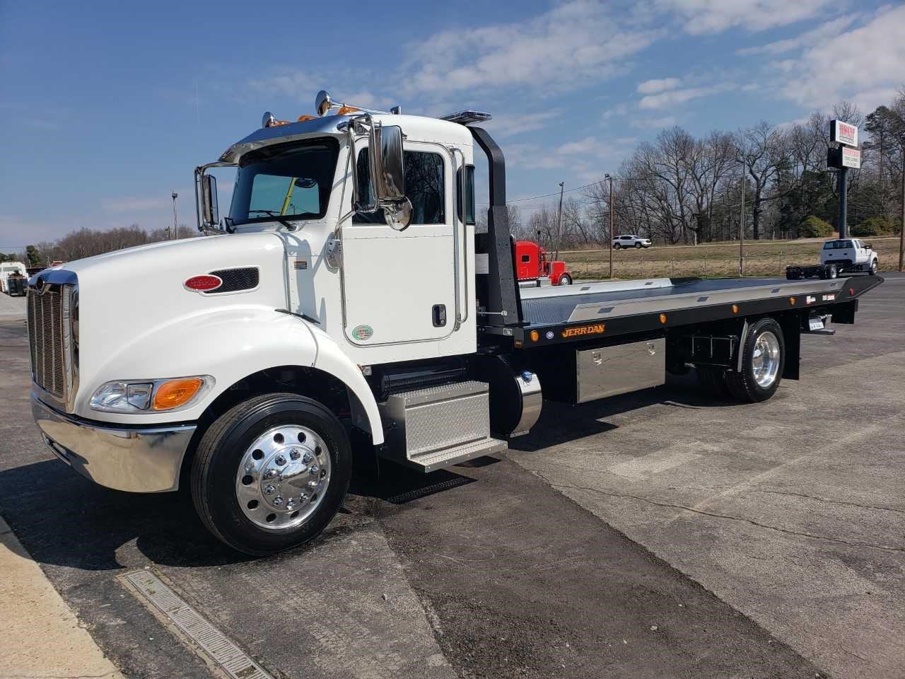 Hawkeye Truck & Wrecker Sales Inc. Newport, AR New and Used Sales